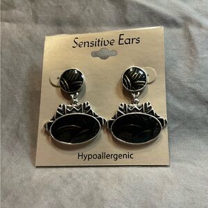 NWT Sensitive Ears Hypoallergenic Silver Tone & Black  Dangle Earrings #1442